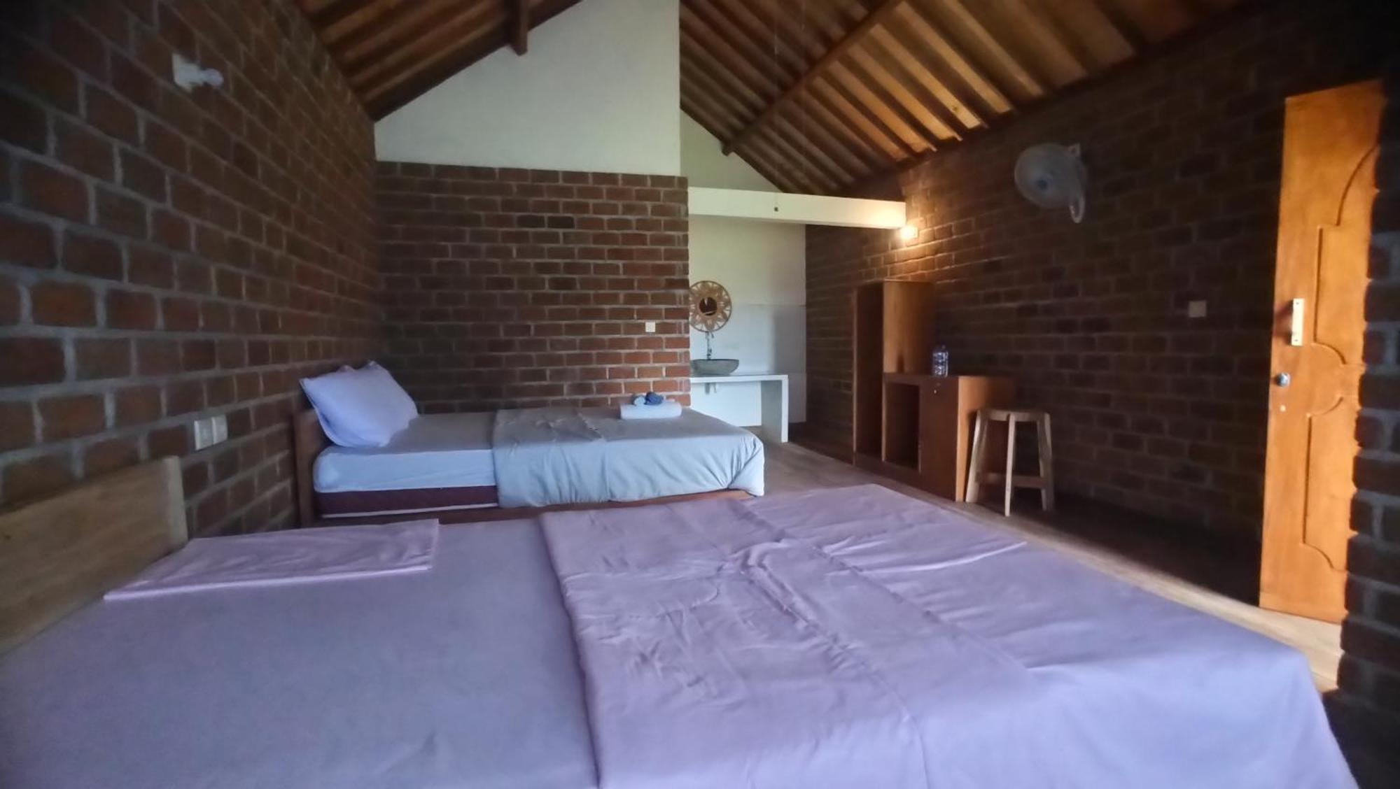 Bunga Homestay Lombok Tetebatu Bilik gambar