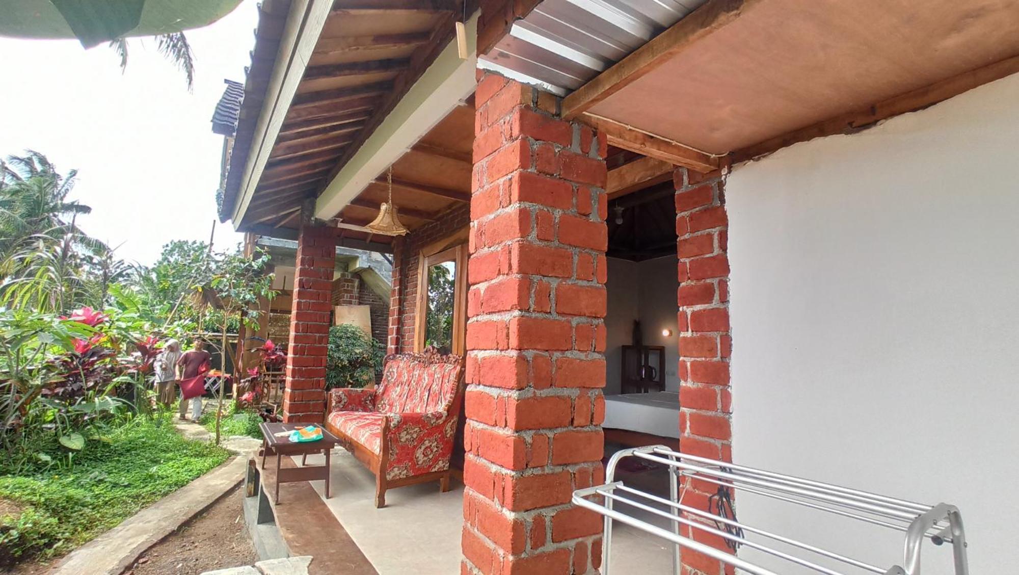Bunga Homestay Lombok Tetebatu Bilik gambar