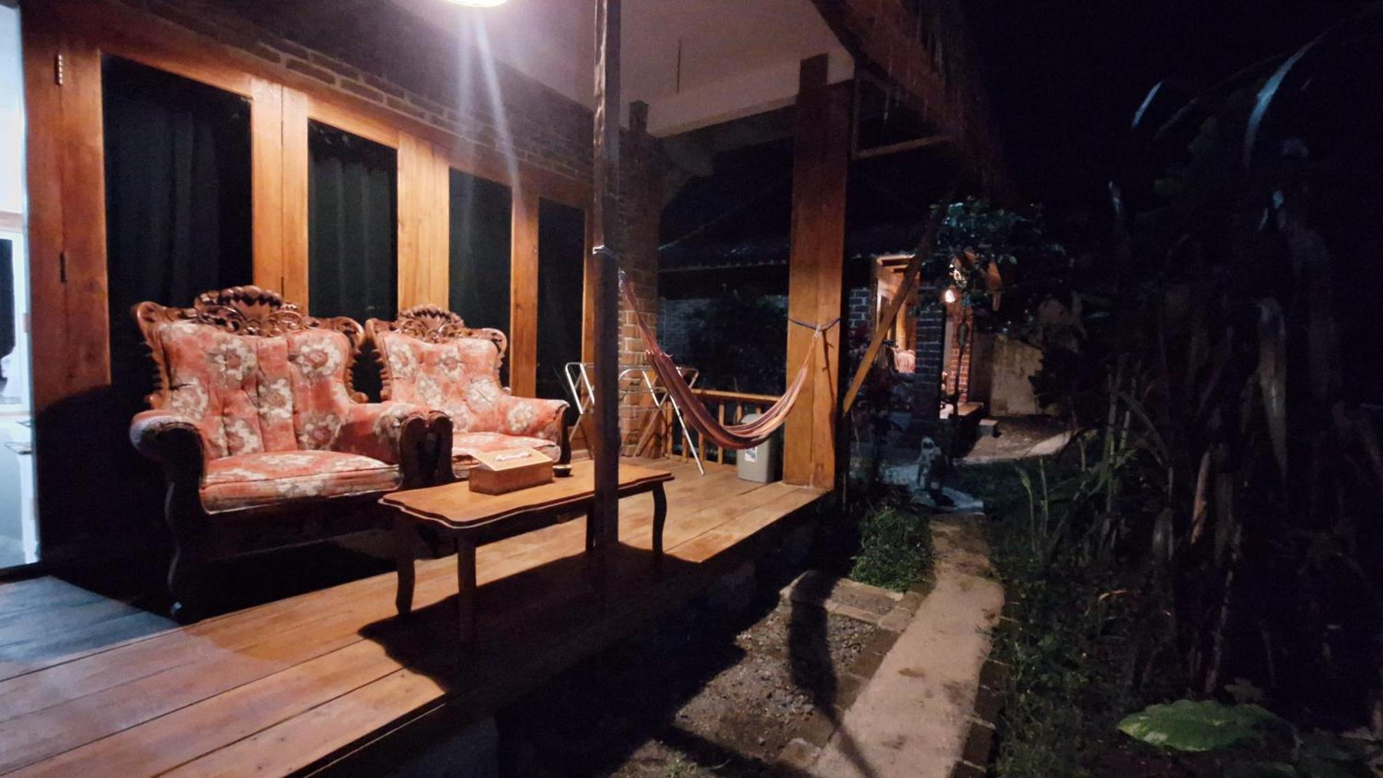 Bunga Homestay Lombok Tetebatu Bilik gambar