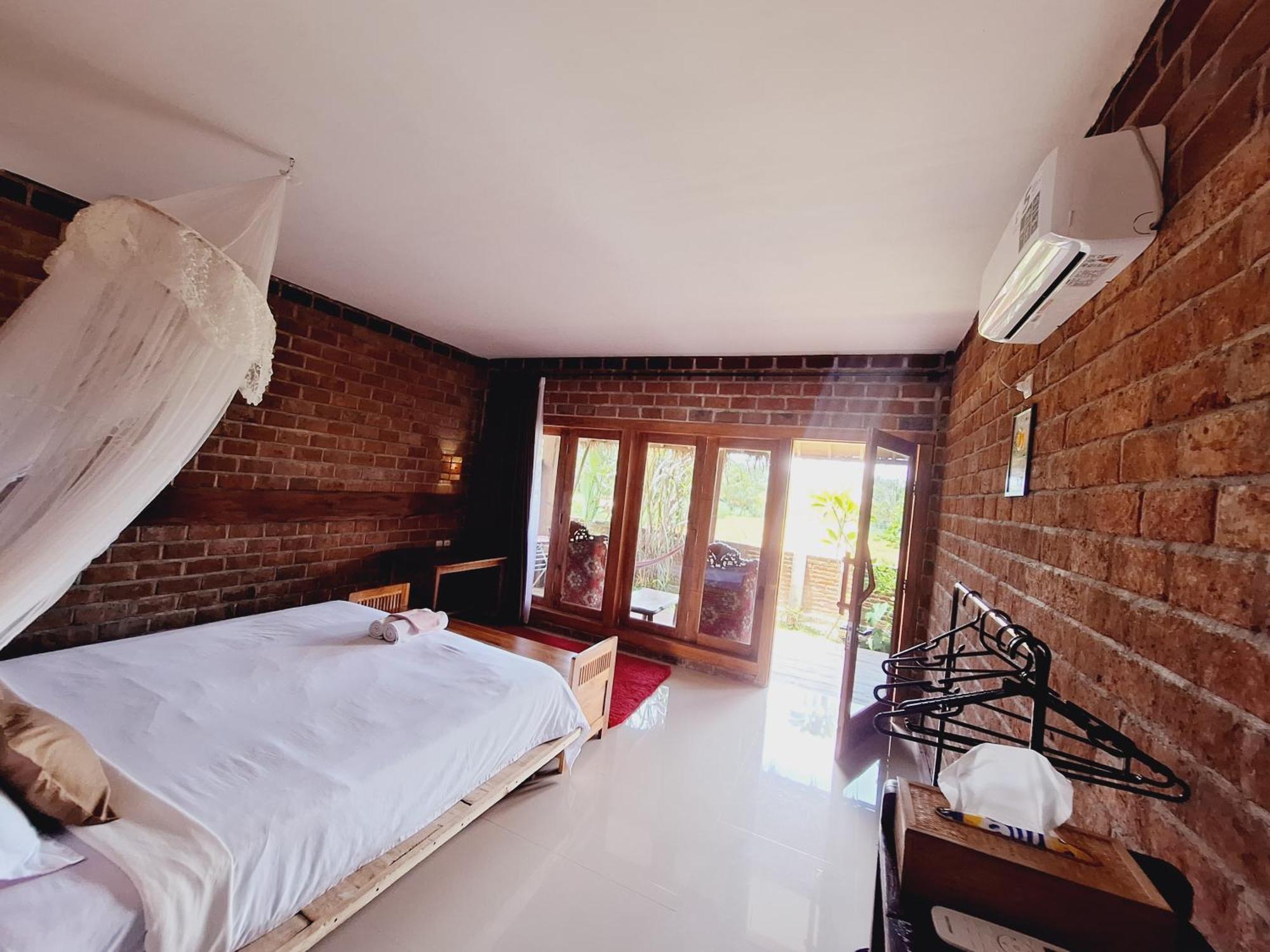 Bunga Homestay Lombok Tetebatu Bilik gambar